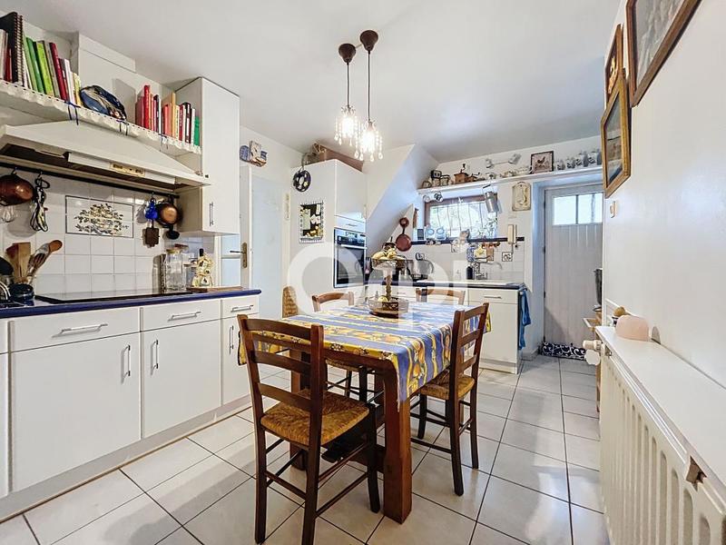 Maison - 121 m² - 6 pièces