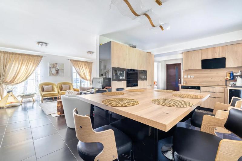 Maison - 117 m² - 7 pièces