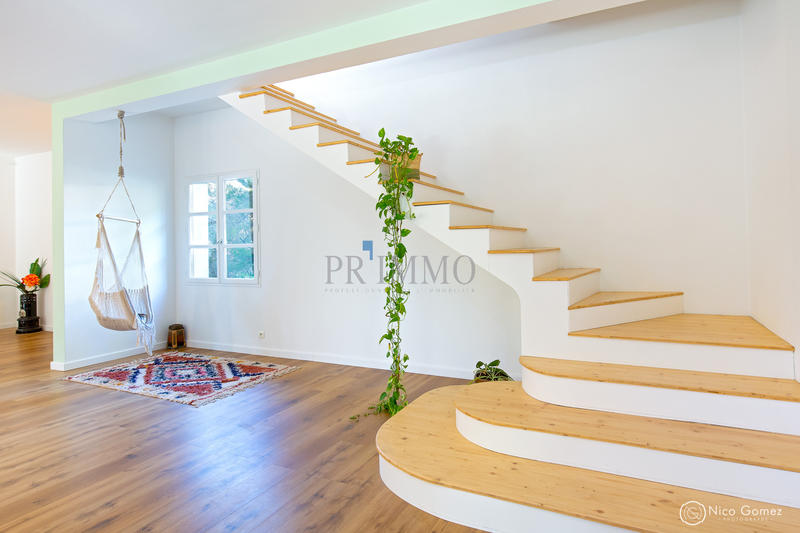 Villa - 273 m² - 8 pièces