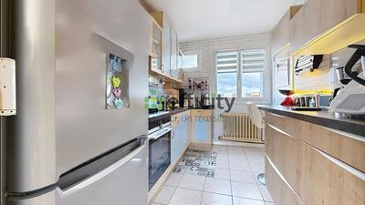Appartement - 82 m² - 4 pièces