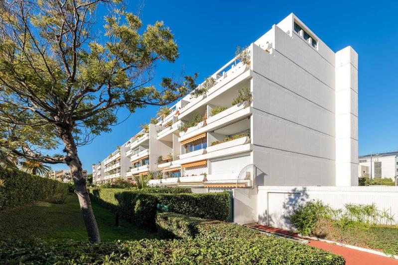 Appartement - 64 m² - 2 pièces