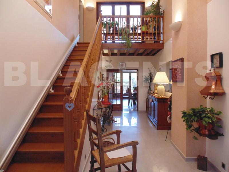 Propriété - 327 m² - 10 pièces