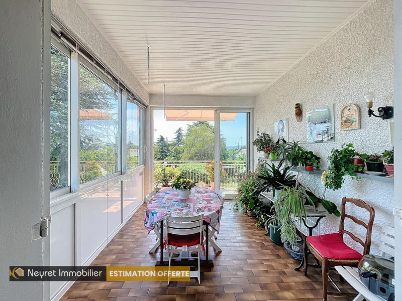 Maison - 200 m² - 8 pièces