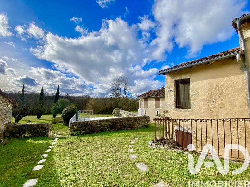 Maison - 180 m² - 10 pièces