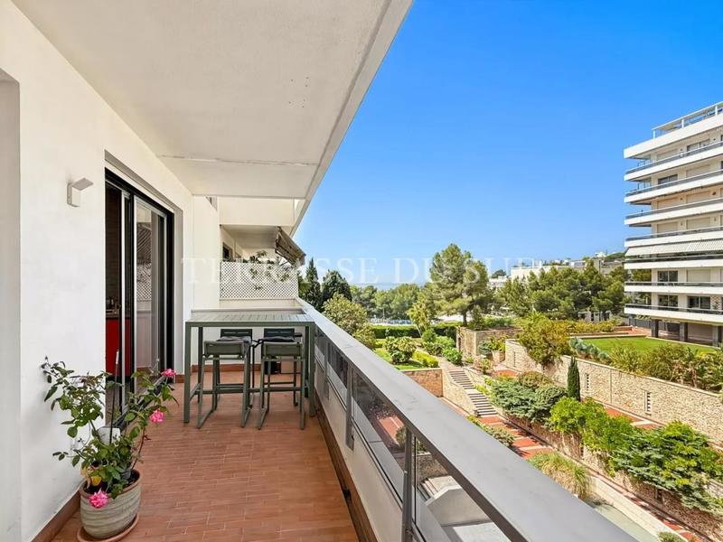 Appartement - 87 m² - 3 pièces