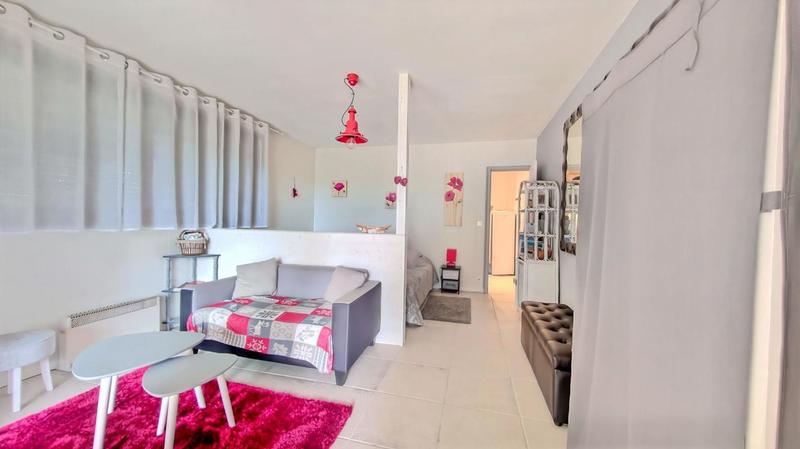 Maison - 250 m² - 8 pièces