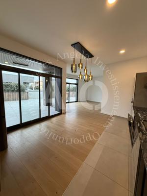 Appartement - 121 m² - 5 pièces