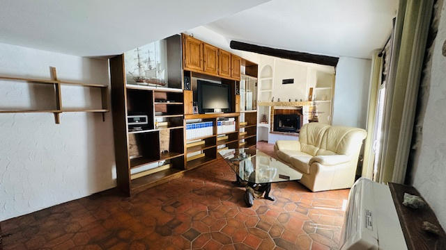 Maison - 180 m² - 9 pièces