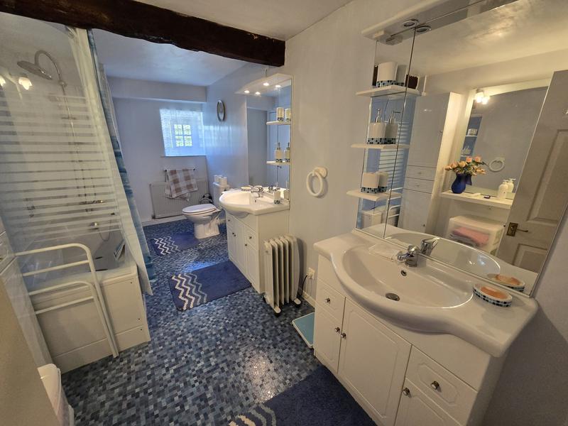 Maison traditionnelle - 217 m² - 8 pièces