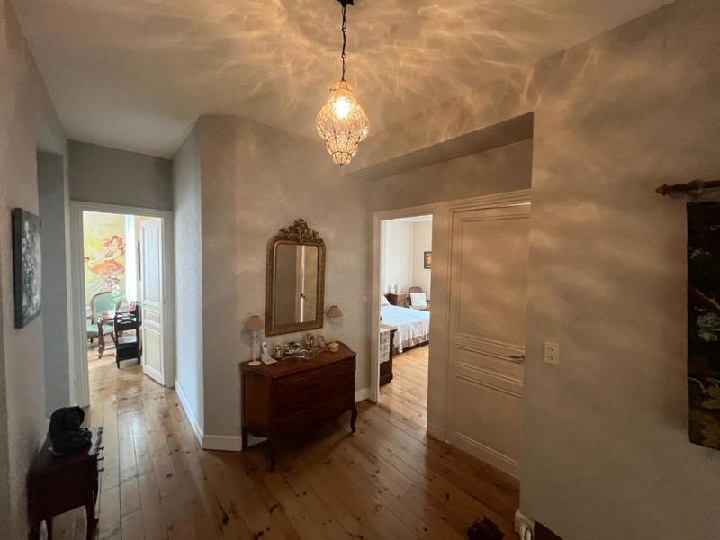 Maison - 263 m² - 10 pièces