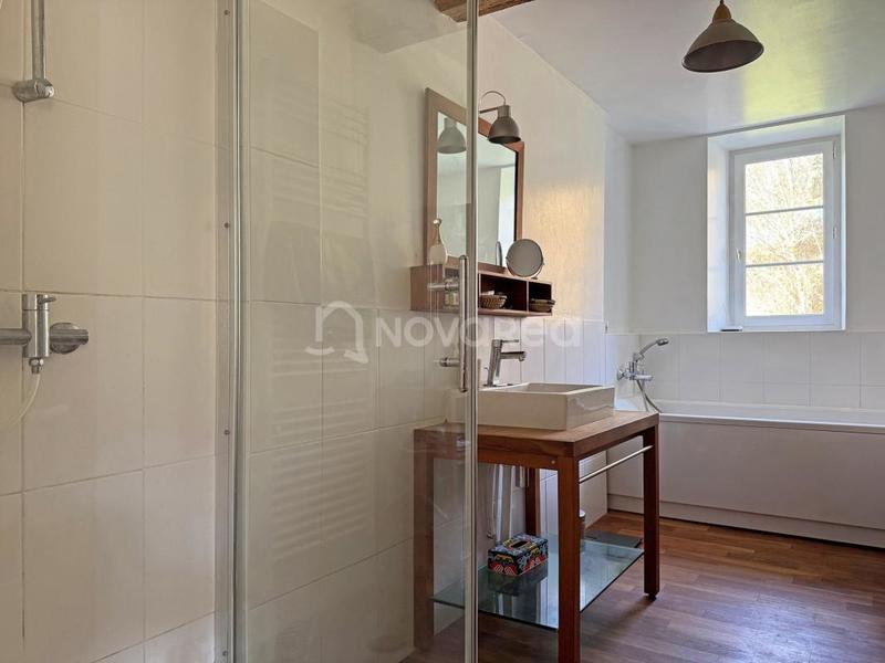 Propriété - 445 m² - 12 pièces