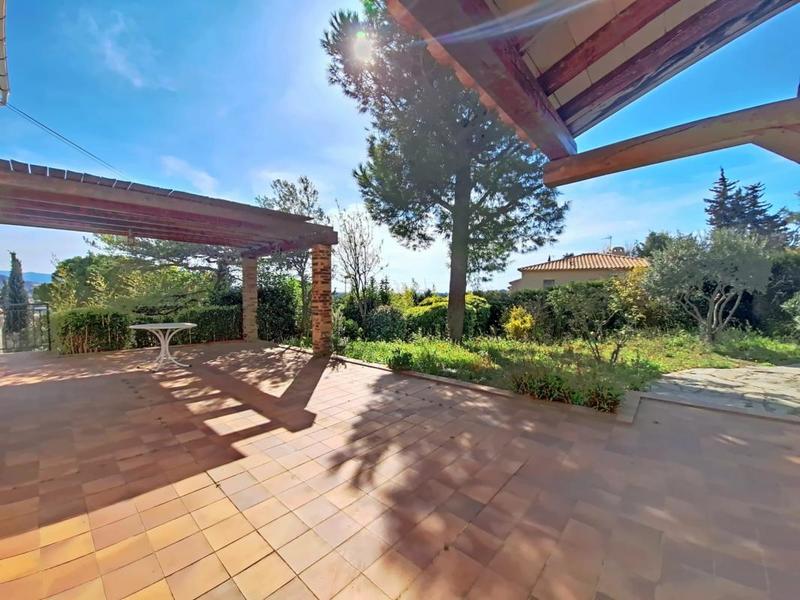 Maison - 209 m² - 8 pièces