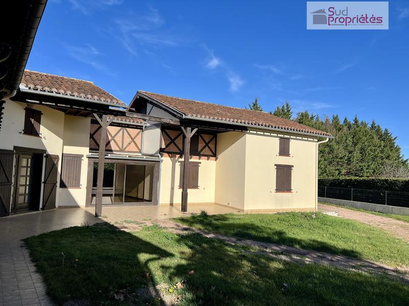 Maison - 323 m² - 7 pièces