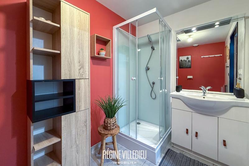 Maison - 92 m² - 5 pièces