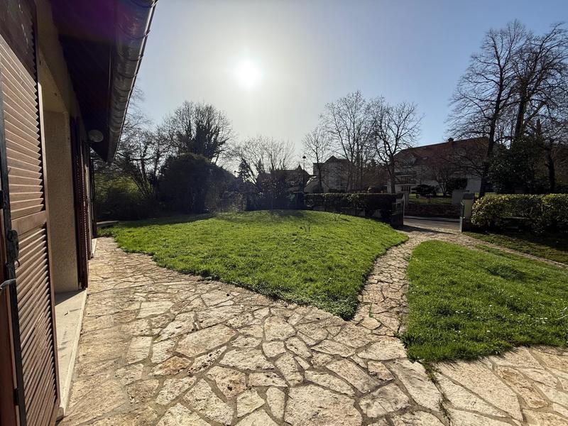 Maison - 222 m² - 7 pièces