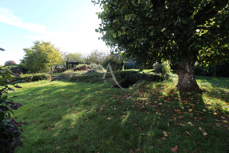 Maison - 250 m² - 6 pièces