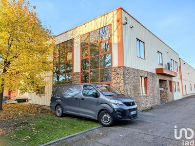 Local commercial - 1 717 m²