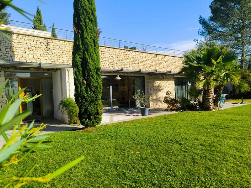 Maison - 242 m² - 7 pièces