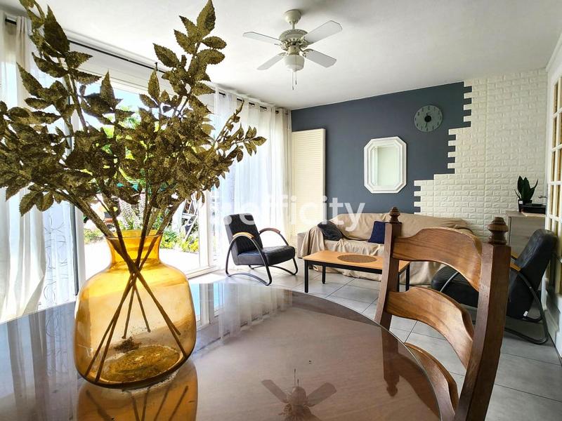 Maison - 100 m² - 5 pièces