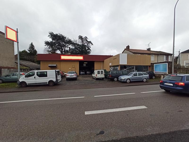 Local commercial - 615 m²