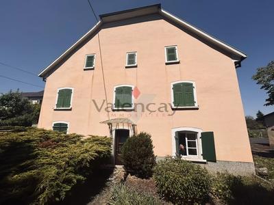 Maison - 270 m² - 8 pièces