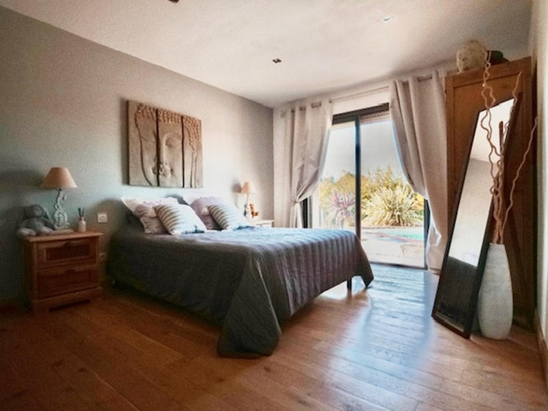 Demeure - 205 m² - 4 pièces