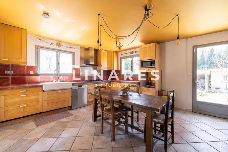 Maison - 300 m² - 7 pièces