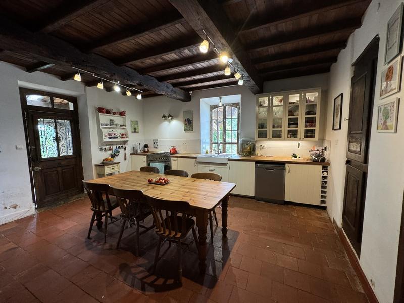 Maison ancienne - 460 m² - 22 pièces