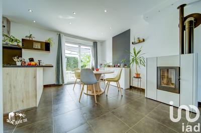 Maison - 93 m² - 5 pièces