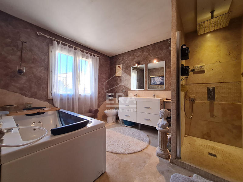 Maison - 154 m² - 5 pièces