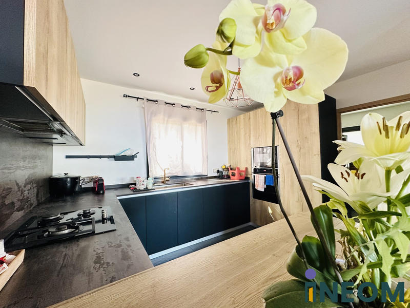 Villa - 250 m² - 8 pièces