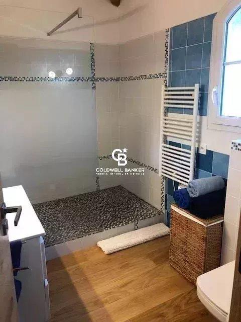 Maison - 200 m² - 6 pièces