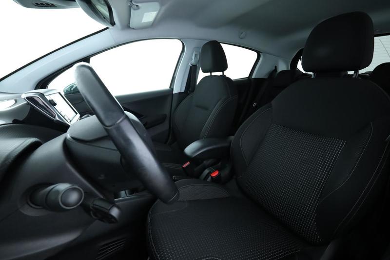 Peugeot 208 1.5 Blue-HDi Tech Edition 5p 100 ch