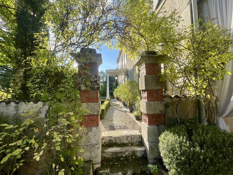 Maison de maîtres - 247 m² - 7 pièces