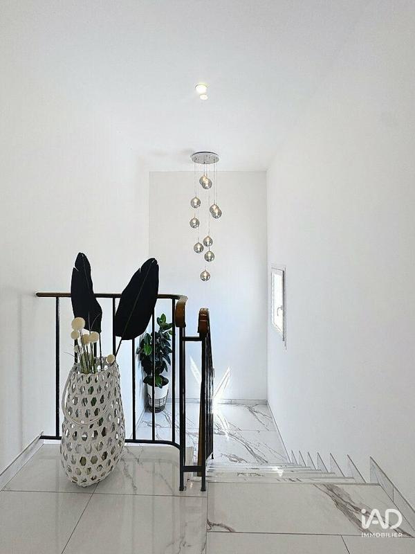 Maison - 140 m² - 4 pièces