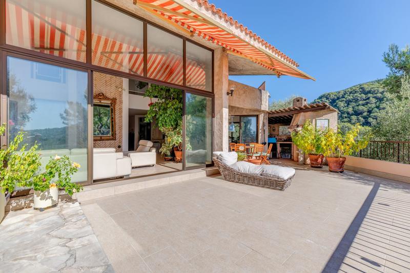 Maison - 276 m² - 5 pièces