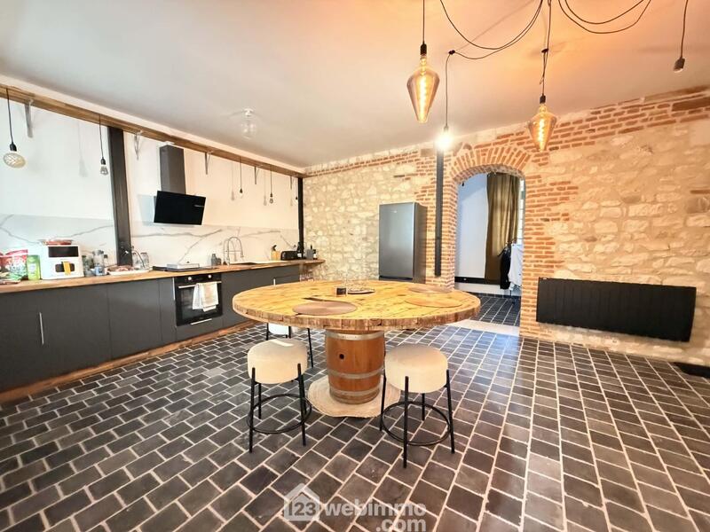 Immeuble - 714 m² - 27 pièces