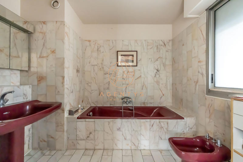 Appartement - 157 m² - 5 pièces