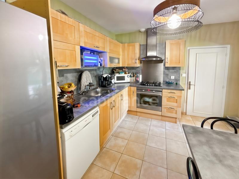 Propriété - 360 m² - 10 pièces