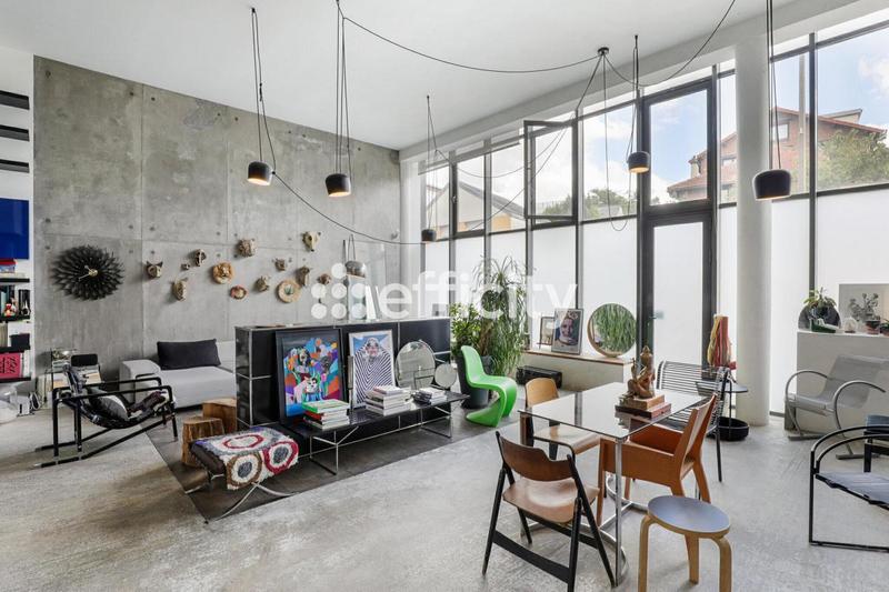 Loft - 196 m² - 5 pièces