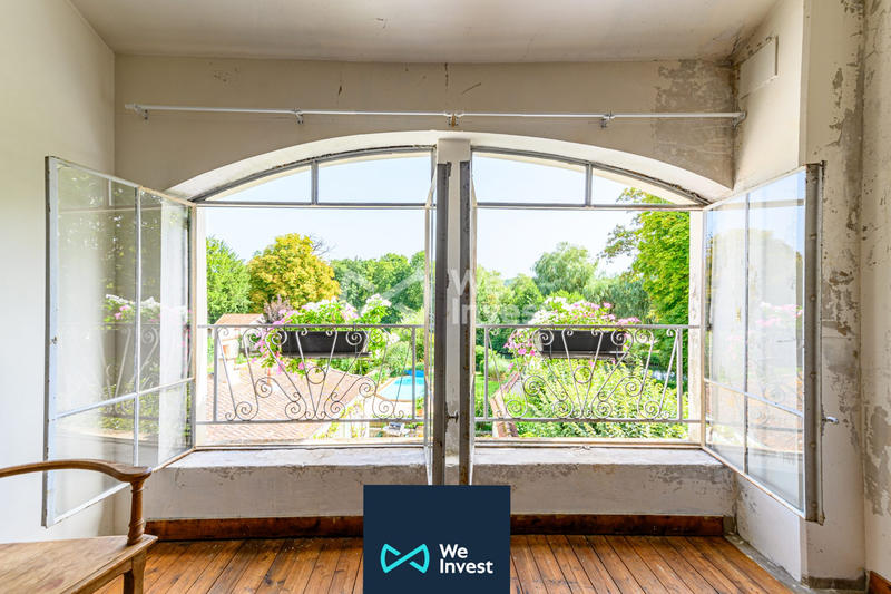 Maison - 272 m² - 9 pièces