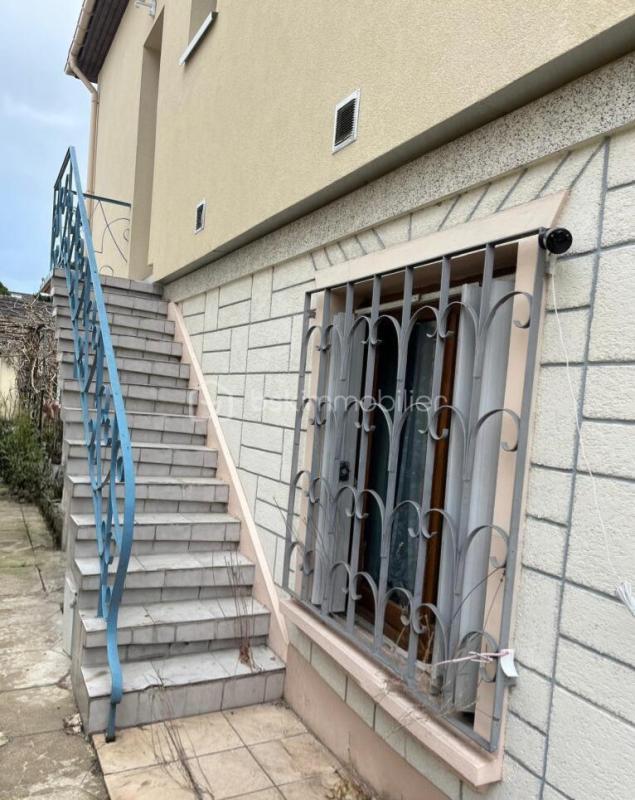 Maison traditionnelle - 162 m² - 7 pièces