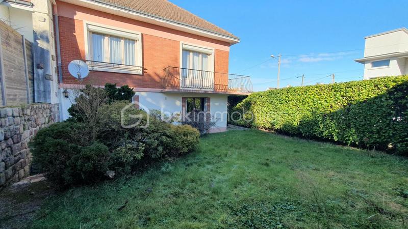 Maison - 180 m² - 7 pièces