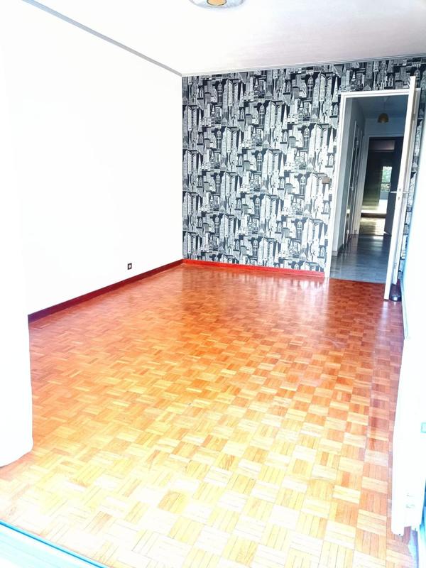 Appartement - 94 m² - 4 pièces