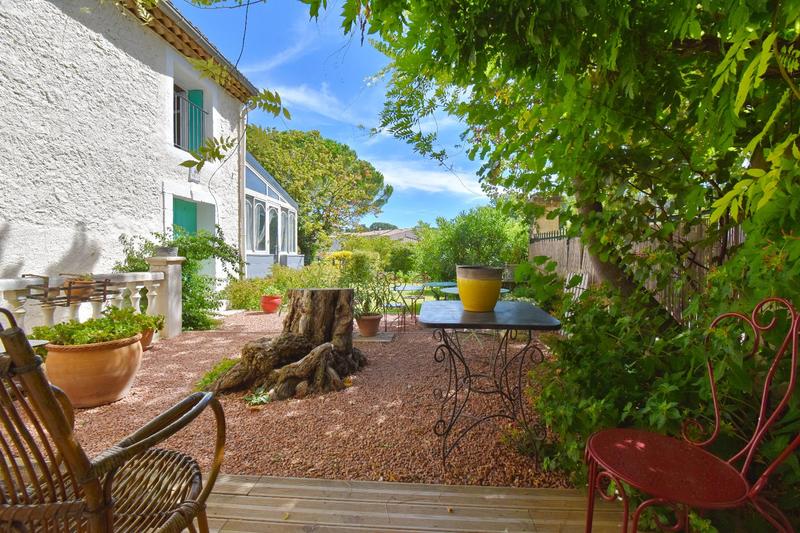 Propriété - 700 m² - 16 pièces