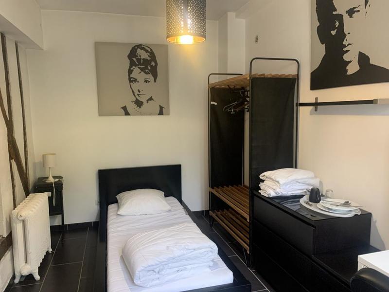 Chambre - 11 m² - 1 pièce