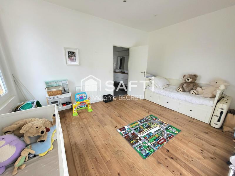 Maison - 270 m² - 9 pièces