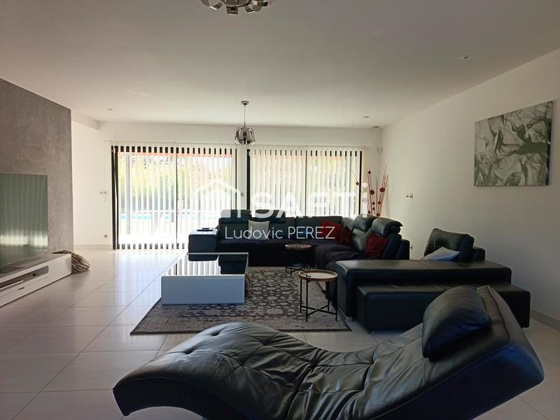 Maison - 290 m² - 5 pièces