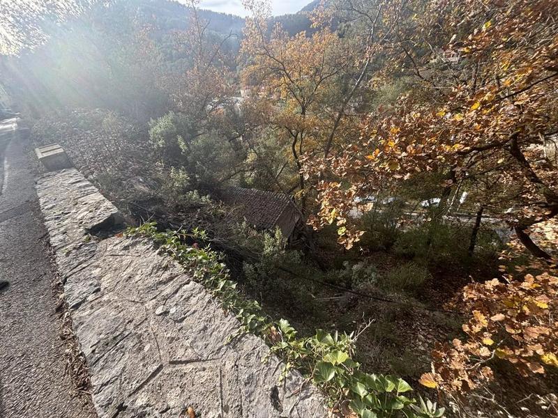 Terrain constructible - 1 600 m²