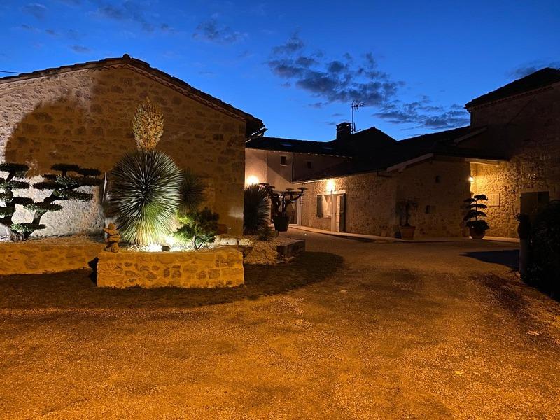 Maison - 210 m² - 7 pièces